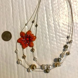 Classy necklace never worn